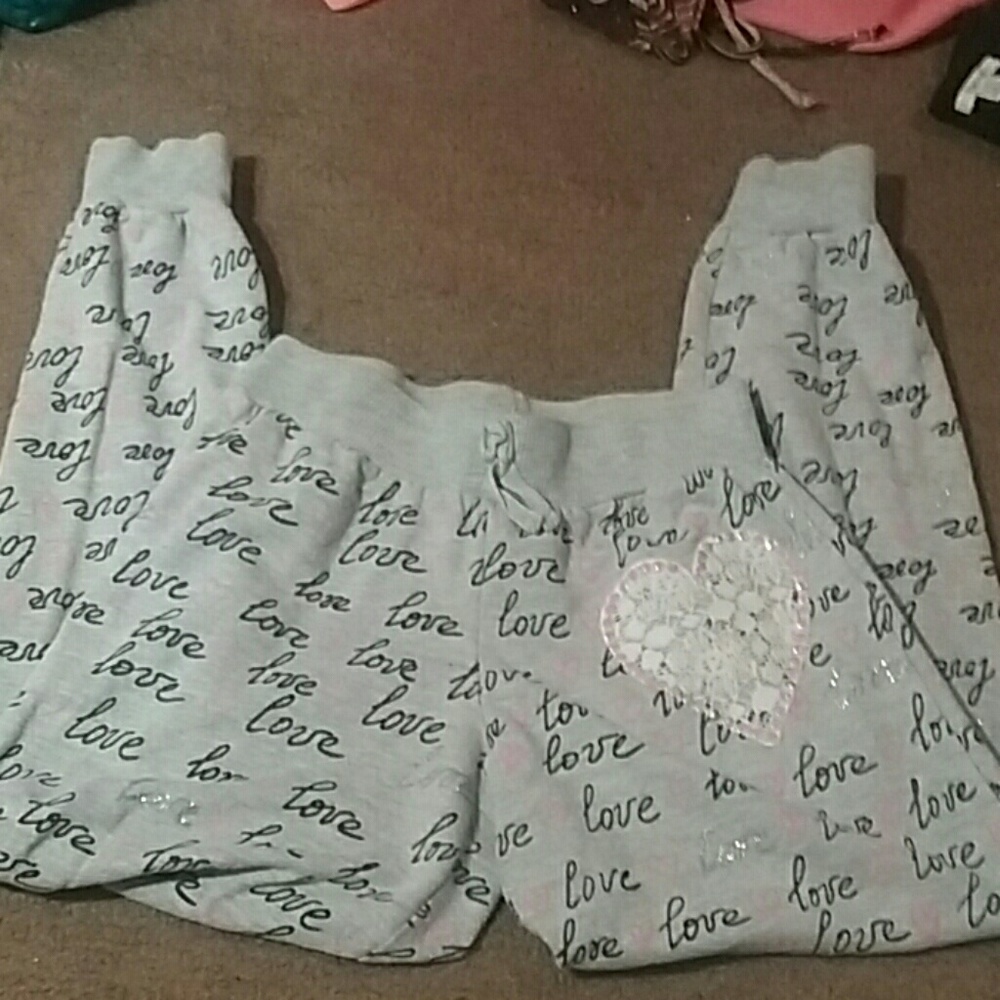 Bobbie Brooks Love sweatpants